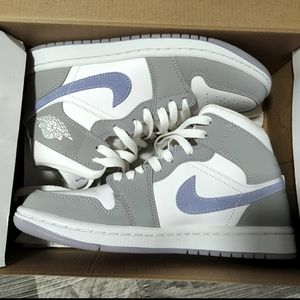 Nike Air Jordan 1 Mid Wolf Grey Aluminum (W)